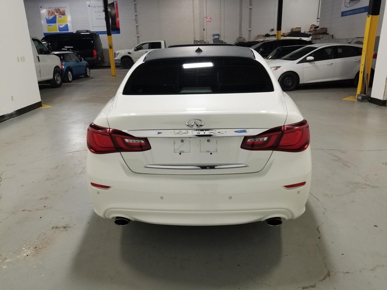 2019 Infiniti Q70L 3.7 LUXE 4dr All-Wheel Drive Sedan Photo