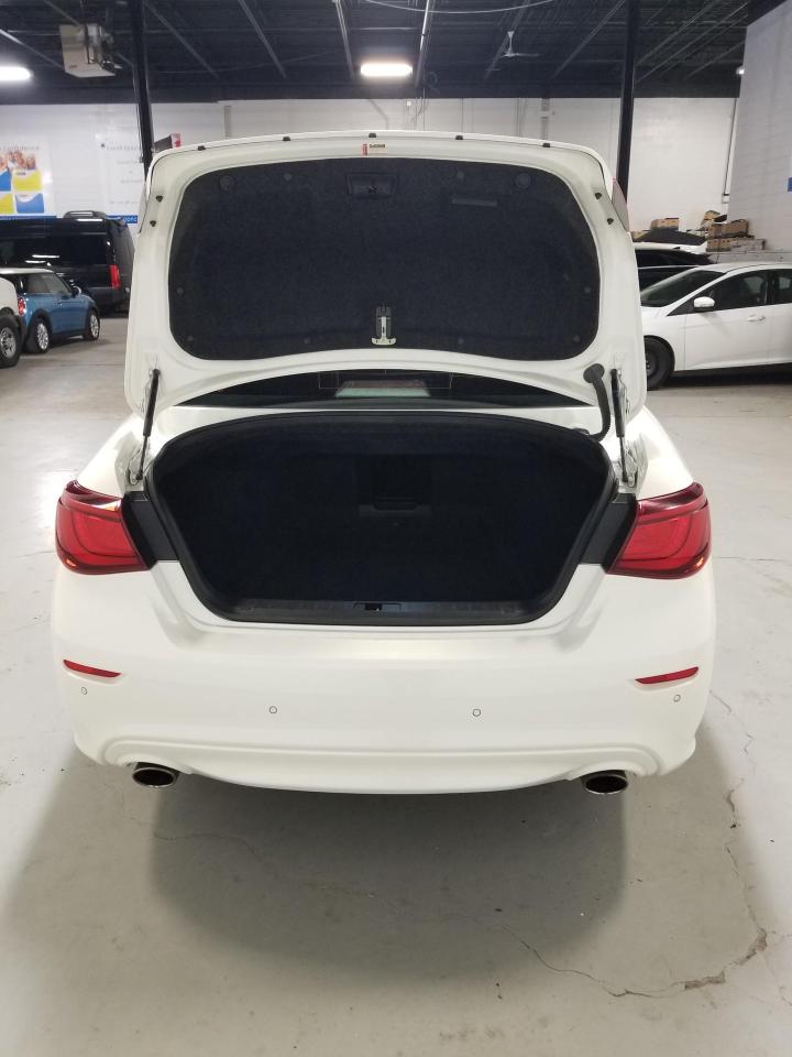 2019 Infiniti Q70L 3.7 LUXE 4dr All-Wheel Drive Sedan Photo