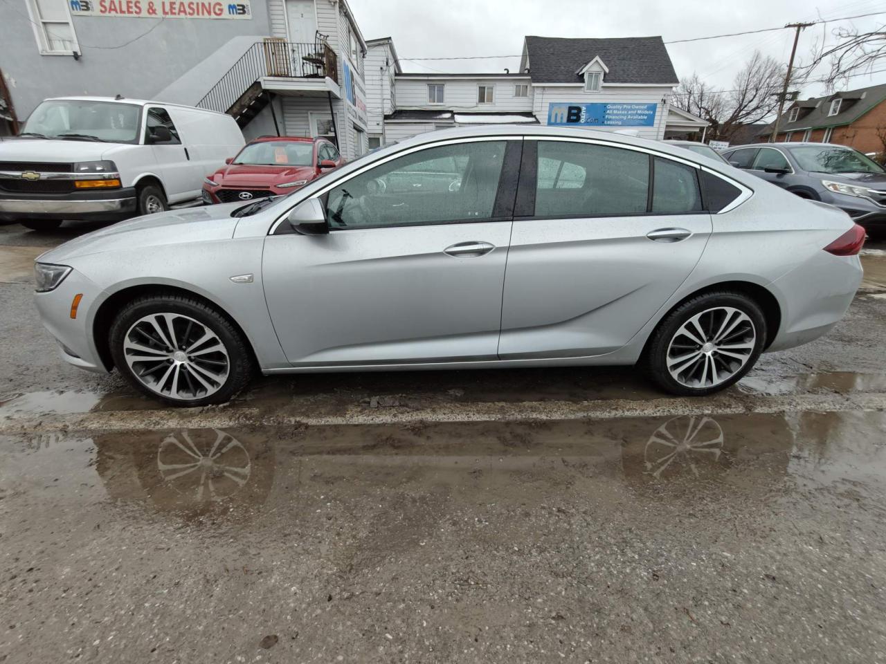 2019 Buick Regal Sportback Preferred II 4dr Front-Wheel Drive Hatchback Photo3