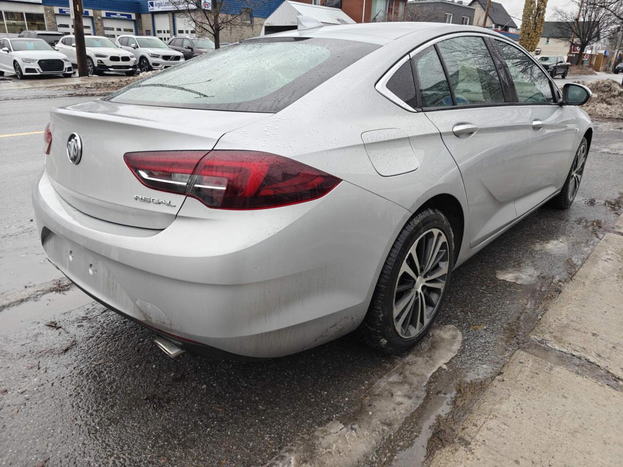 2019 Buick Regal Sportback Preferred II 4dr Front-Wheel Drive Hatchback Photo