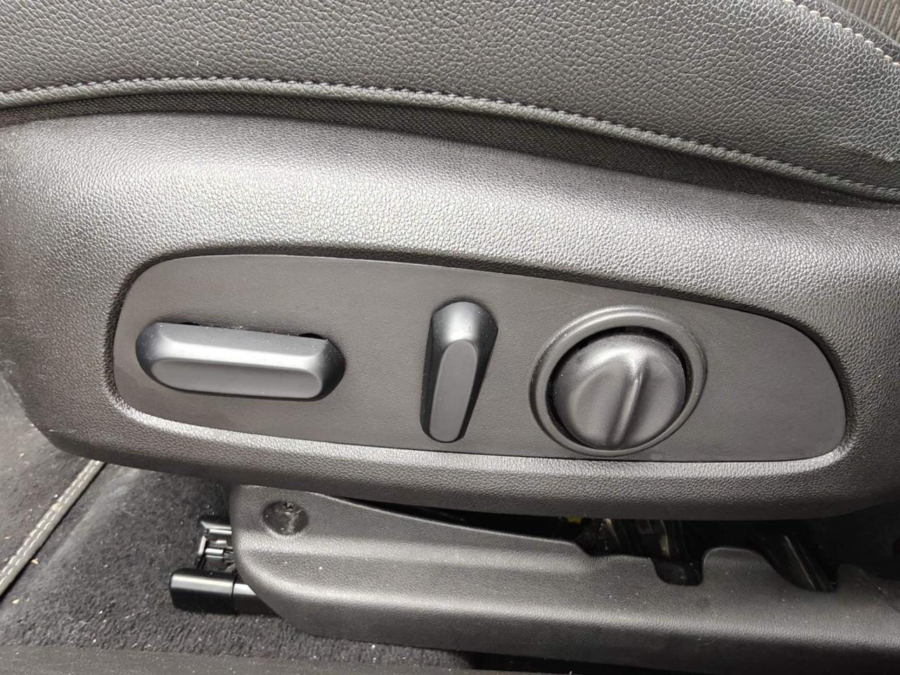 2019 Buick Regal Sportback Preferred II 4dr Front-Wheel Drive Hatchback Photo