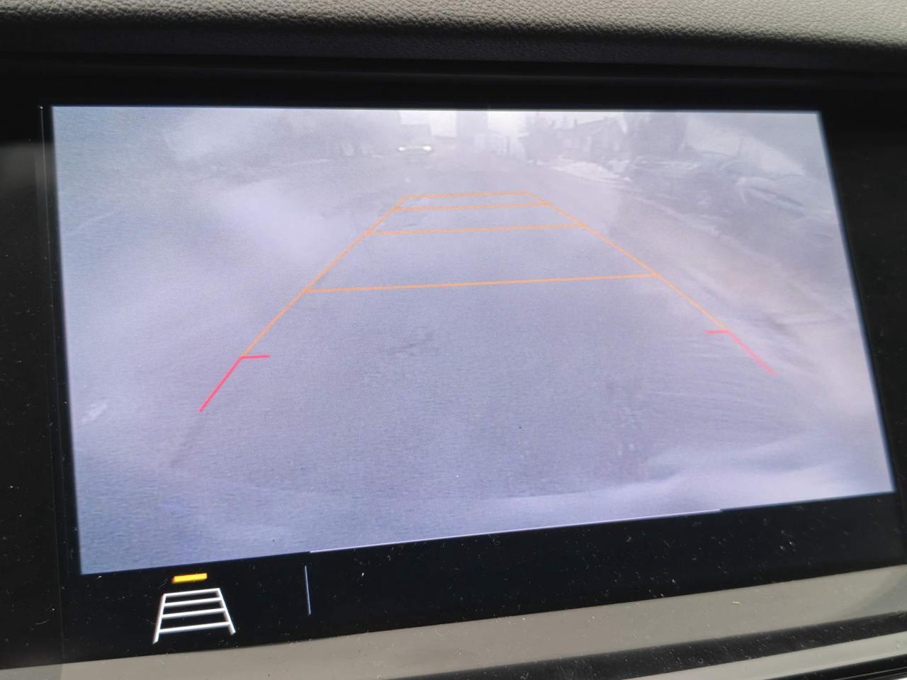 2019 Buick Regal Sportback Preferred II 4dr Front-Wheel Drive Hatchback Photo