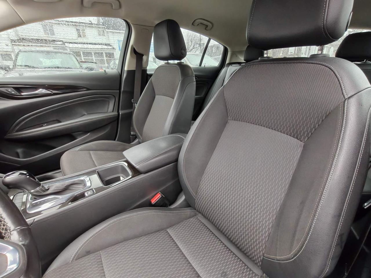 2019 Buick Regal Sportback Preferred II 4dr Front-Wheel Drive Hatchback Photo