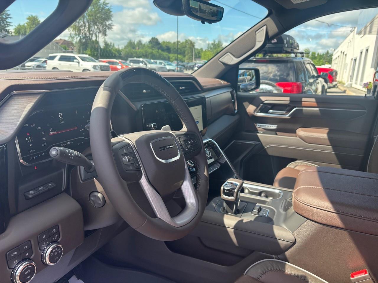 2025 GMC Sierra 1500 Crew Cab Short Box 4-Wheel Drive Denali Photo3