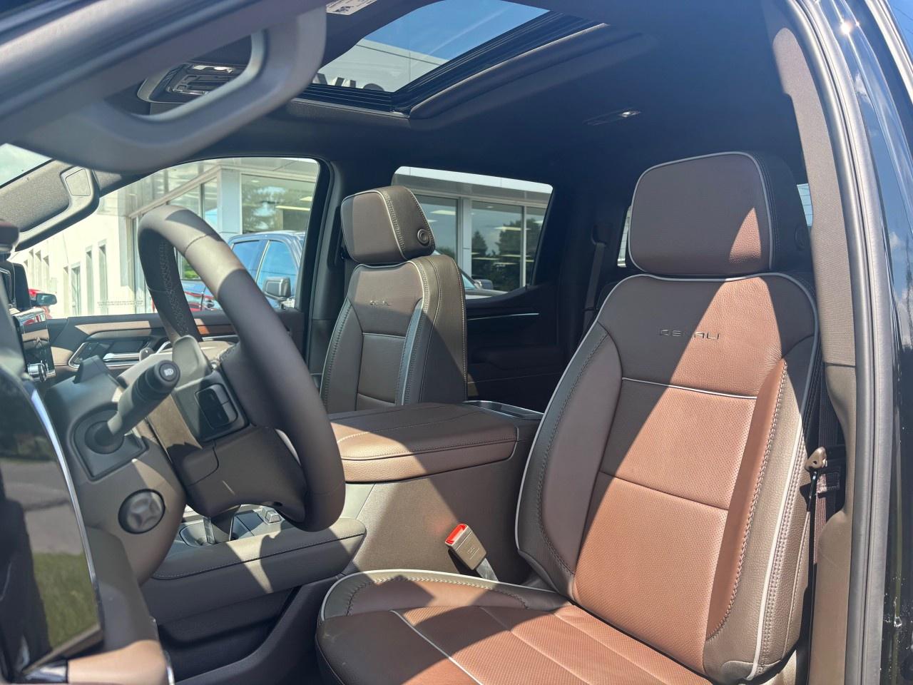 2025 GMC Sierra 1500 Crew Cab Short Box 4-Wheel Drive Denali Photo4