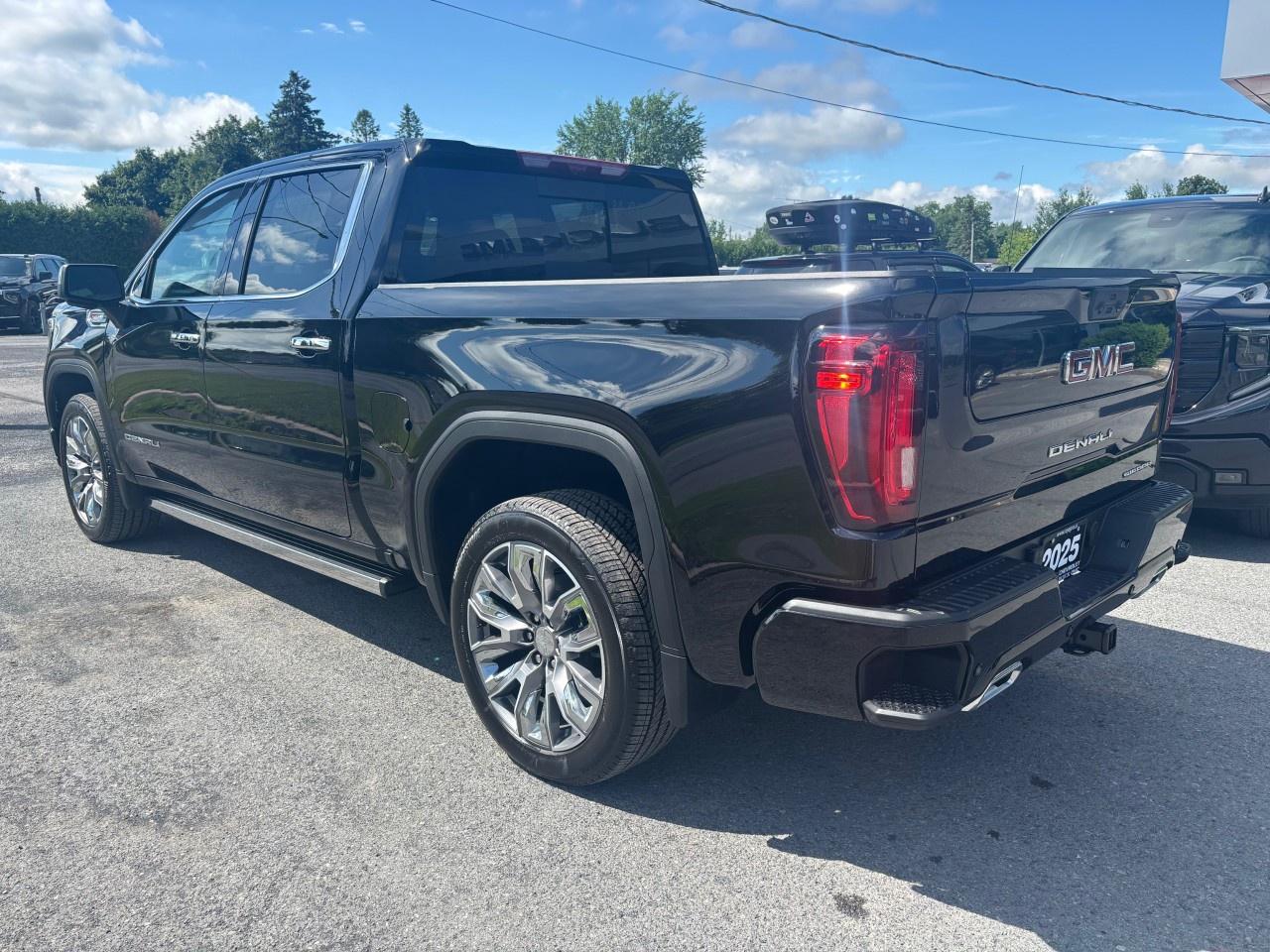 2025 GMC Sierra 1500 Crew Cab Short Box 4-Wheel Drive Denali Photo