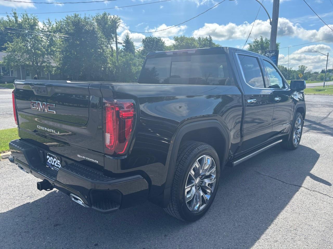 2025 GMC Sierra 1500 Crew Cab Short Box 4-Wheel Drive Denali Photo