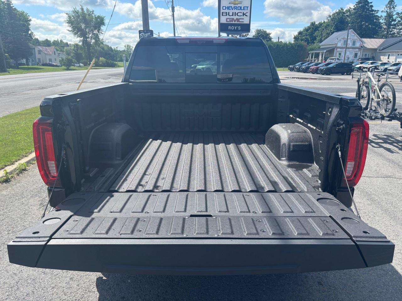 2025 GMC Sierra 1500 Crew Cab Short Box 4-Wheel Drive Denali Photo