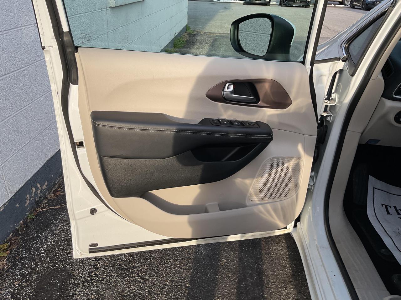 2023 Chrysler Grand Caravan SXT Front-Wheel Drive Passenger Van Photo