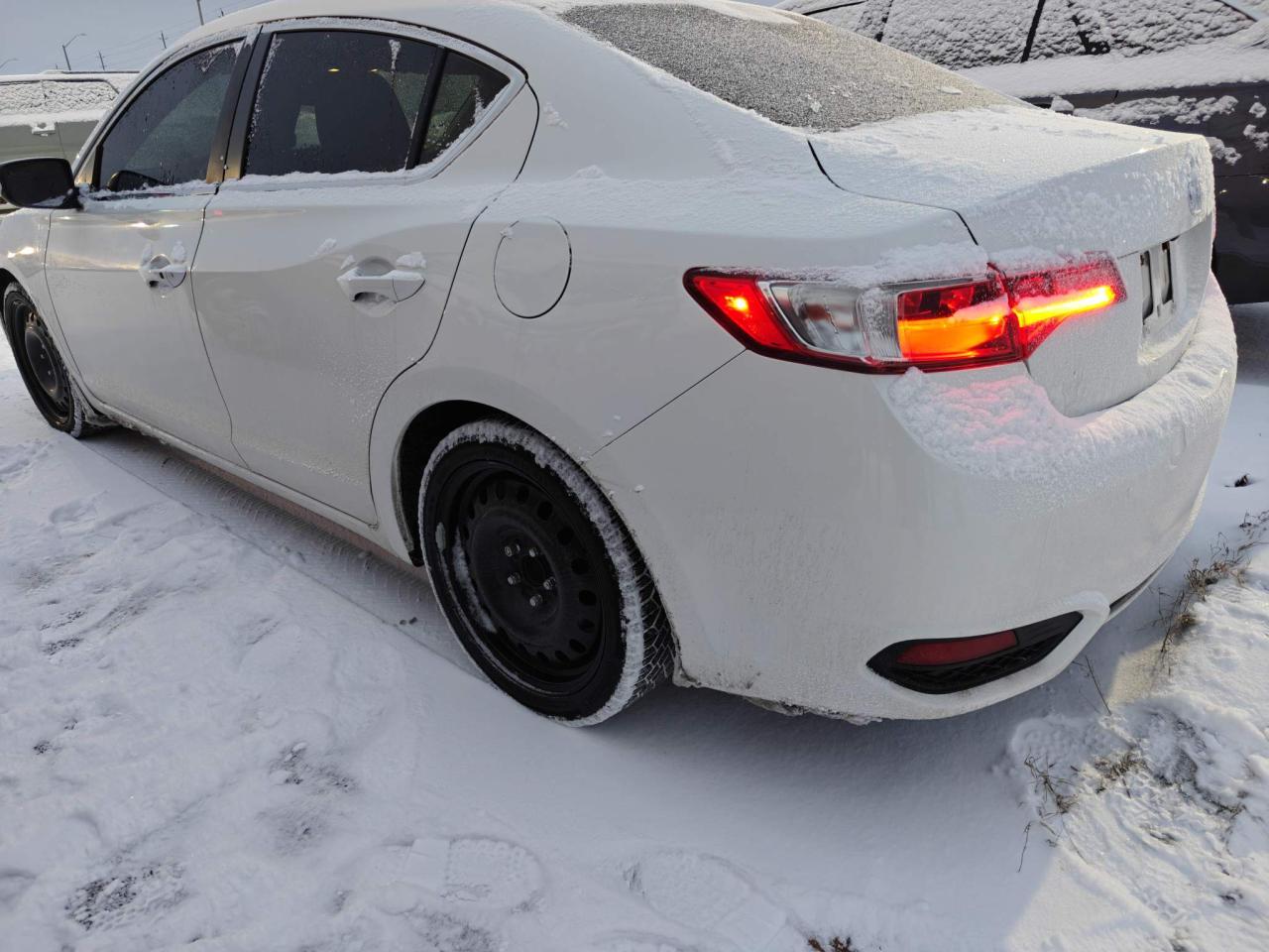 2016 Acura ILX Base w/Premium Package (A8) 4dr Sedan Photo