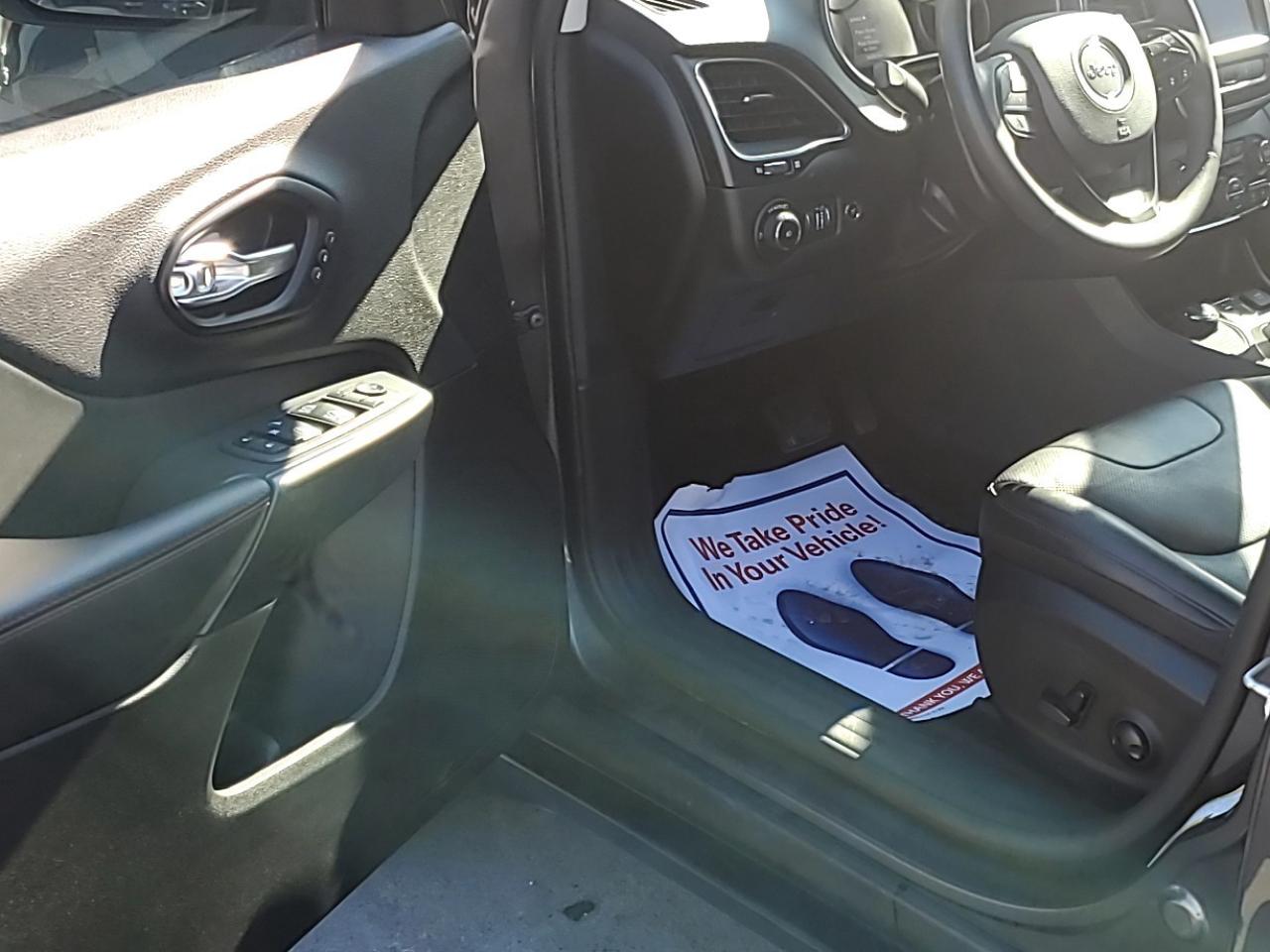 2023 Jeep Cherokee Trailhawk 4X4 Photo