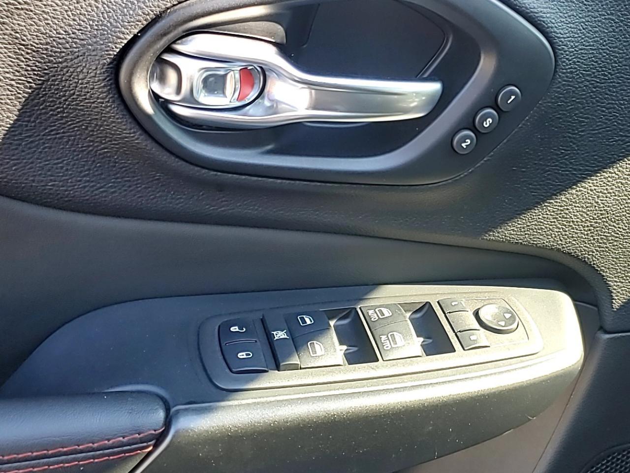 2023 Jeep Cherokee Trailhawk 4X4 Photo