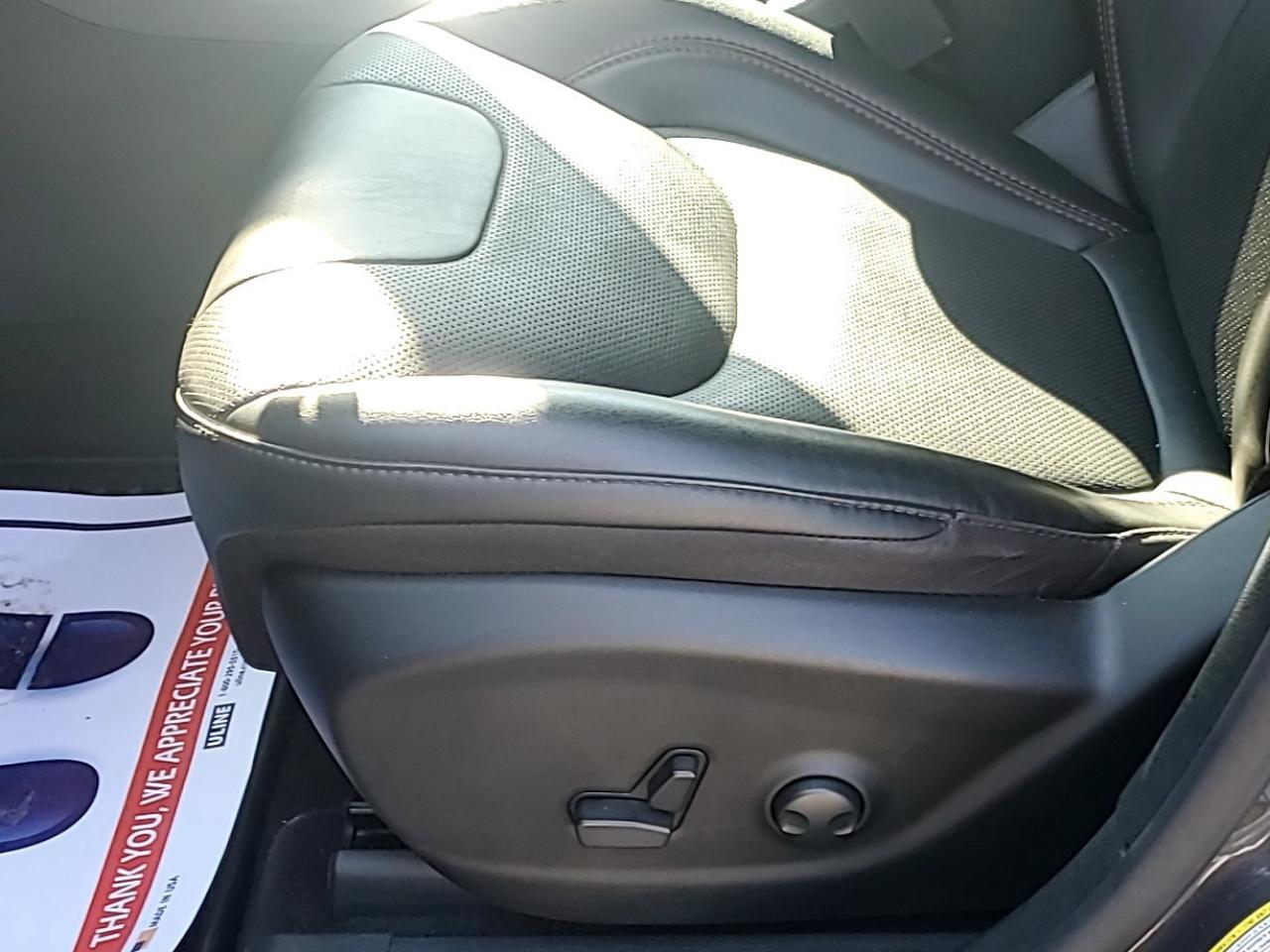 2023 Jeep Cherokee Trailhawk 4X4 Photo