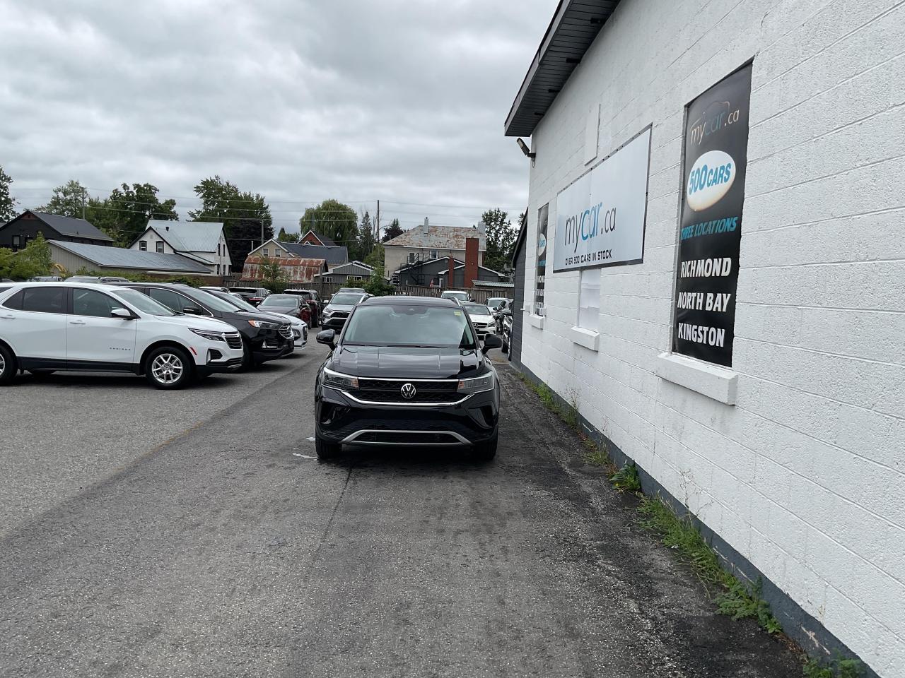 2024 Volkswagen Taos Comfortline 4dr All-Wheel Drive 4MOTION Photo