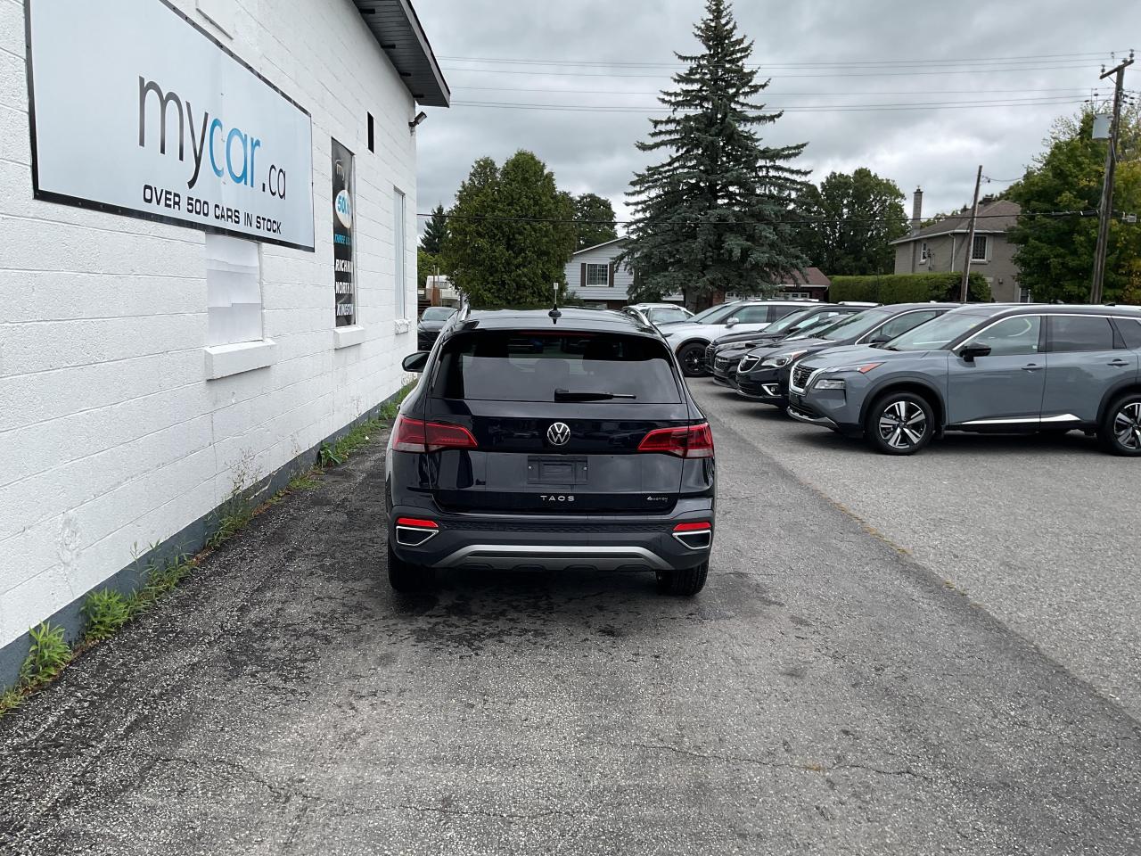 2024 Volkswagen Taos Comfortline 4dr All-Wheel Drive 4MOTION Photo3