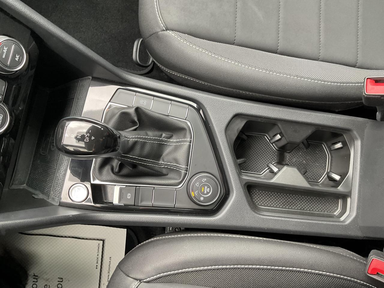 2024 Volkswagen Taos Comfortline 4dr All-Wheel Drive 4MOTION Photo