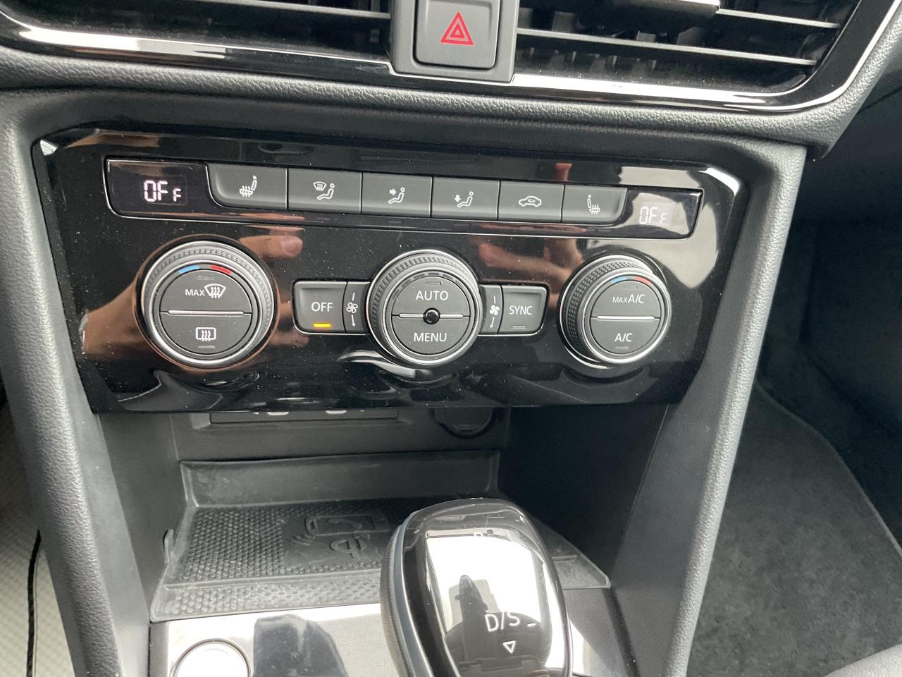 2024 Volkswagen Taos Comfortline 4dr All-Wheel Drive 4MOTION Photo