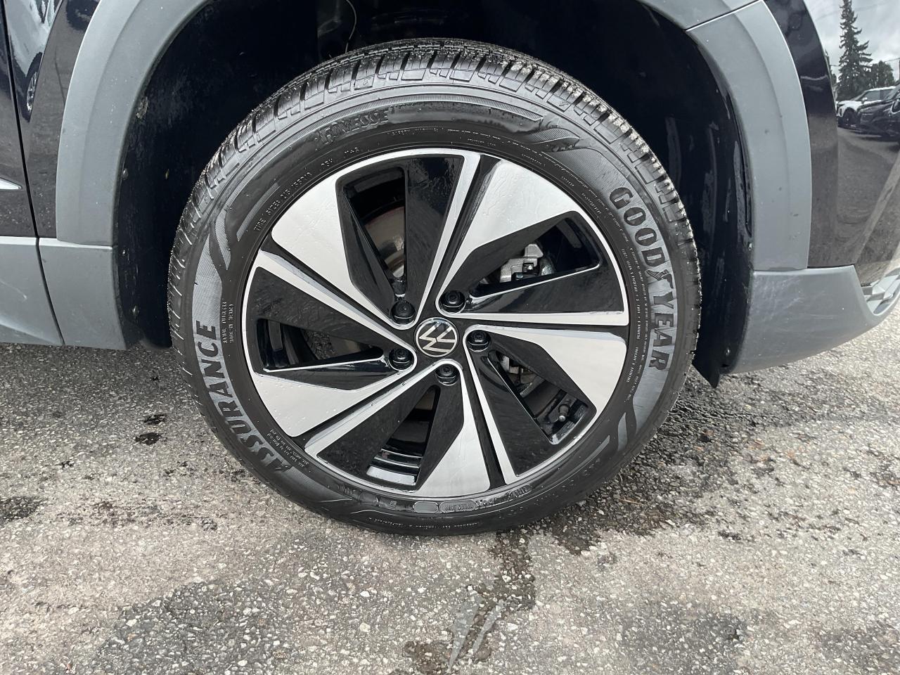 2024 Volkswagen Taos Comfortline 4dr All-Wheel Drive 4MOTION Photo