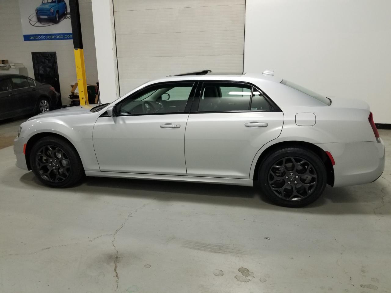 2023 Chrysler 300 Touring-L 4dr All-Wheel Drive Sedan Photo
