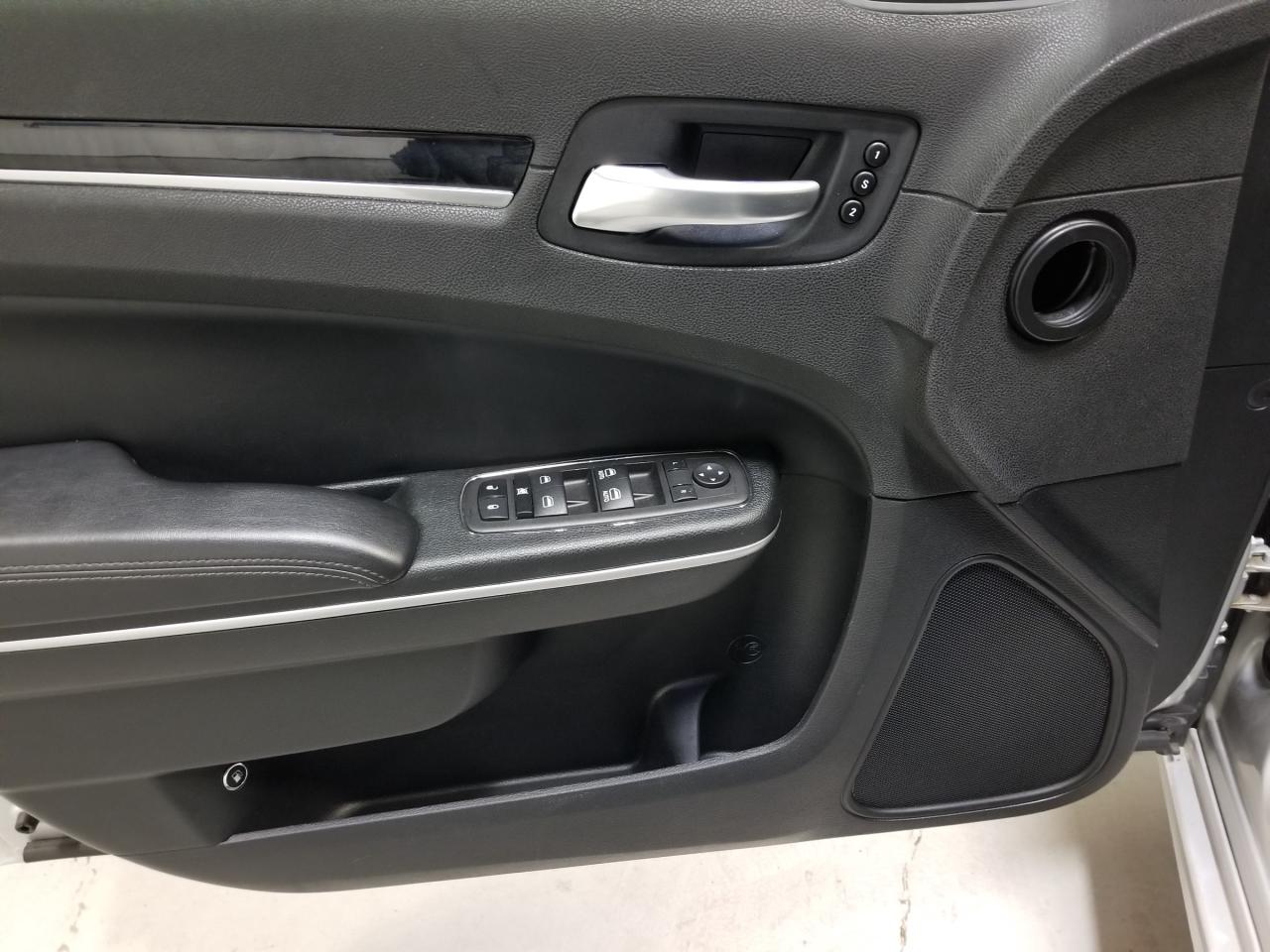 2023 Chrysler 300 Touring-L 4dr All-Wheel Drive Sedan Photo