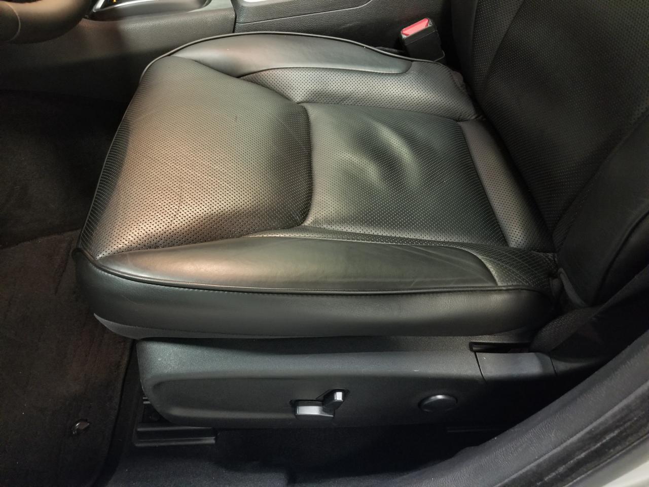 2023 Chrysler 300 Touring-L 4dr All-Wheel Drive Sedan Photo