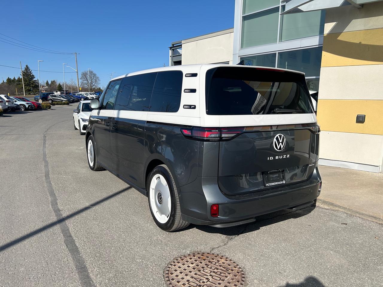 2025 Volkswagen ID. Buzz 1st Edition 4dr All-Wheel Drive 4MOTION Photo3