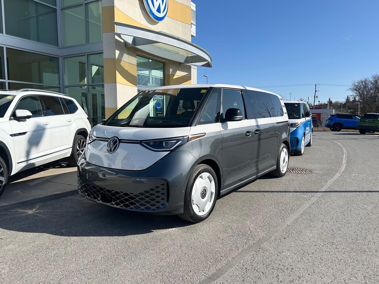 2025 Volkswagen ID. Buzz 1st Edition 4dr All-Wheel Drive 4MOTION Photo1