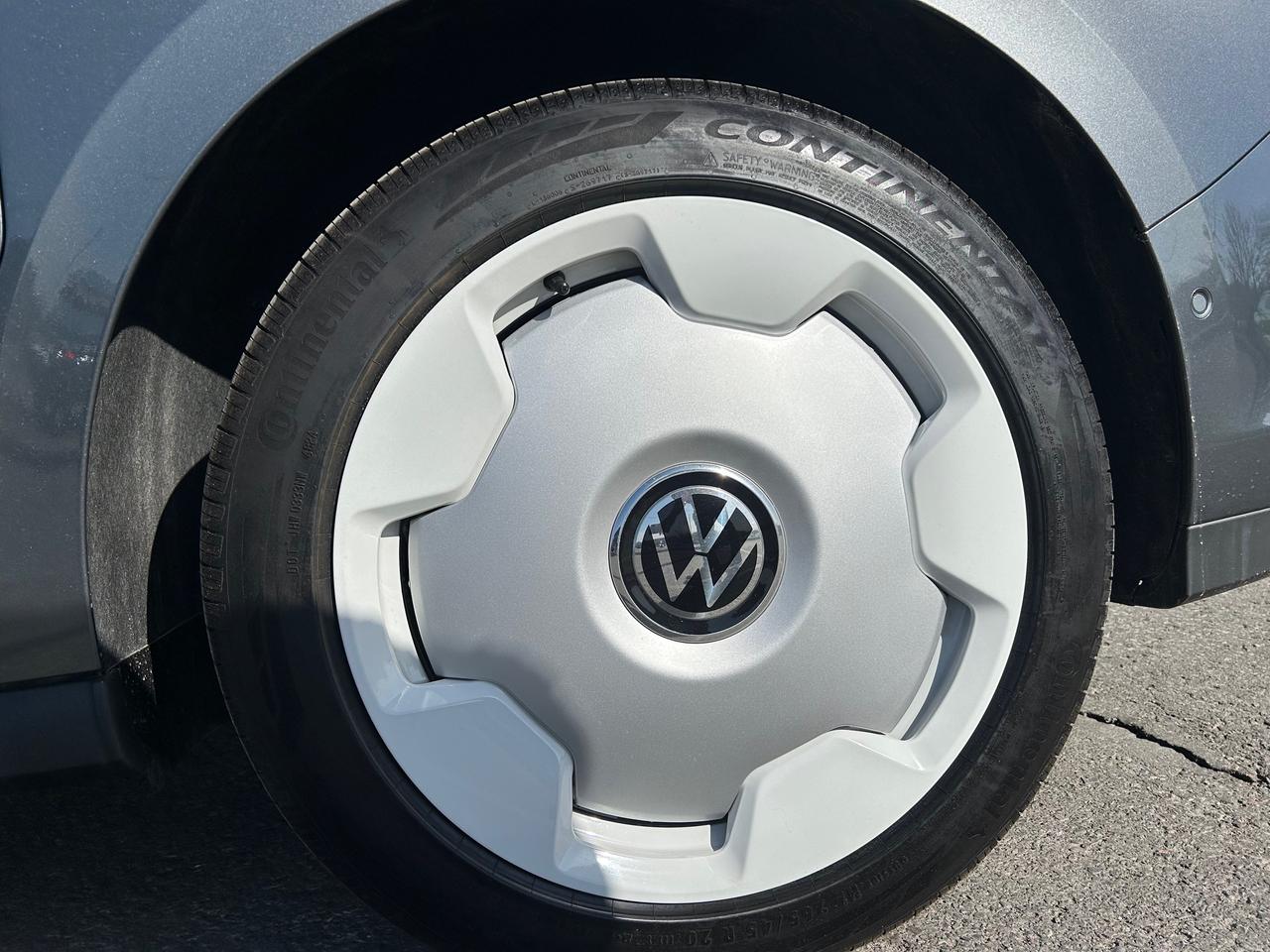 2025 Volkswagen ID. Buzz 1st Edition 4dr All-Wheel Drive 4MOTION Photo