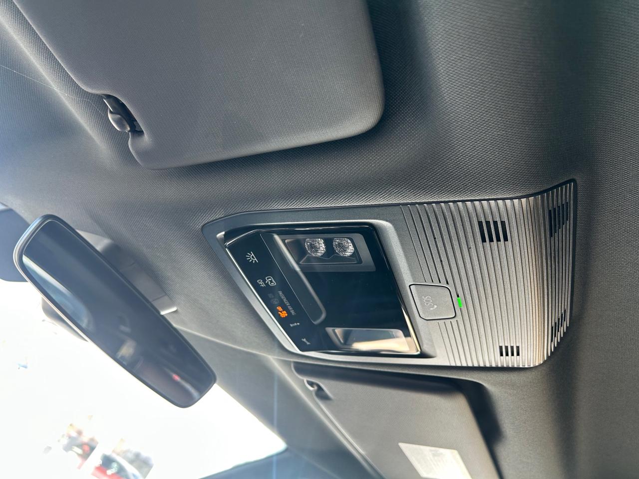 2025 Volkswagen ID. Buzz 1st Edition 4dr All-Wheel Drive 4MOTION Photo