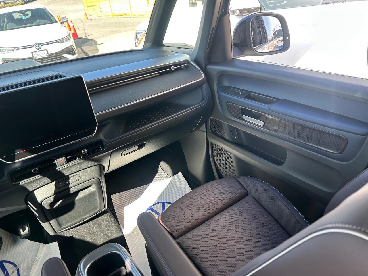 2025 Volkswagen ID. Buzz 1st Edition 4dr All-Wheel Drive 4MOTION Photo