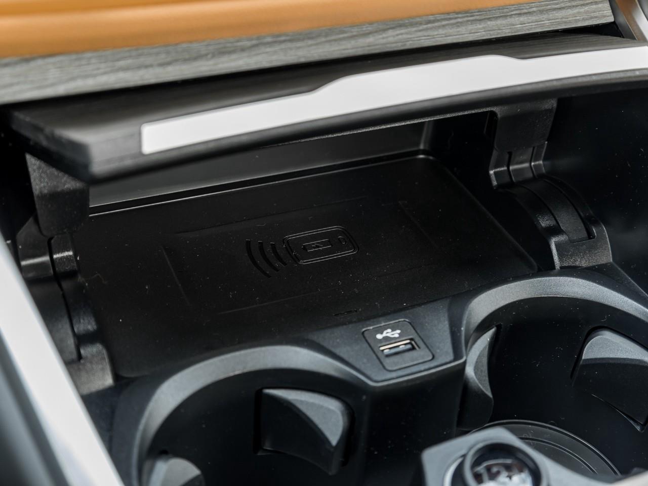 2025 BMW 330 i xDrive 4dr All-Wheel Drive Sedan Photo