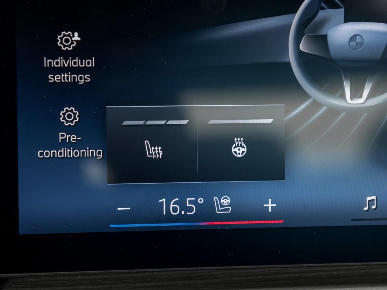 2025 BMW 330 i xDrive 4dr All-Wheel Drive Sedan Photo