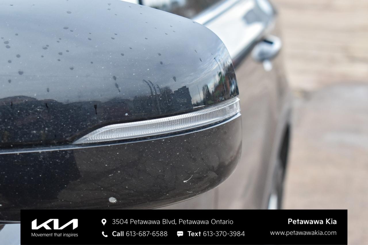 2024 Kia Sorento 2.5L LX 4dr All-Wheel Drive Photo3