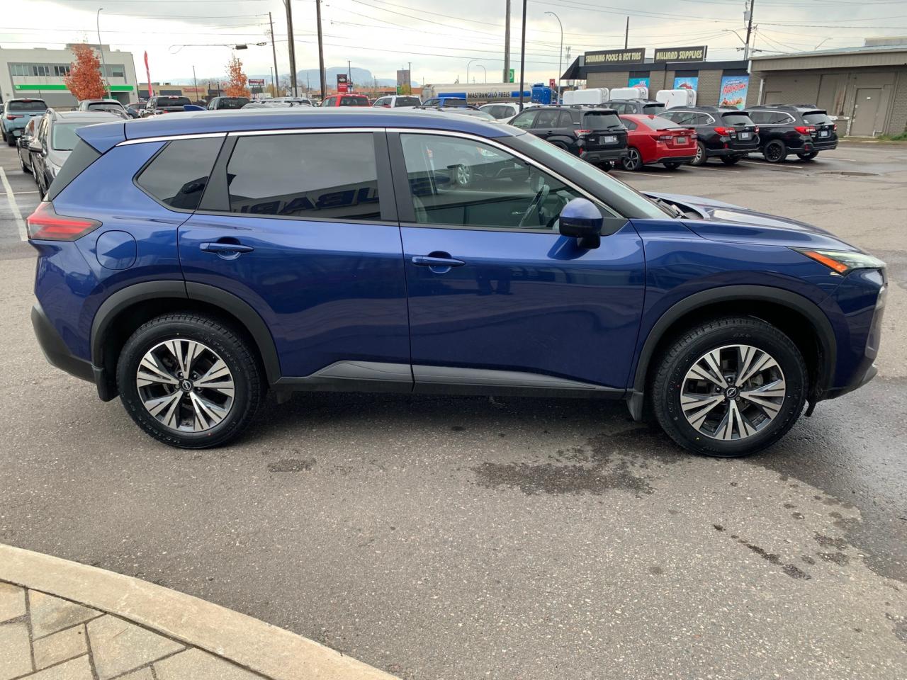2023 Nissan Rogue SV Moonroof 4dr All-Wheel Drive Sport Utility Photo2