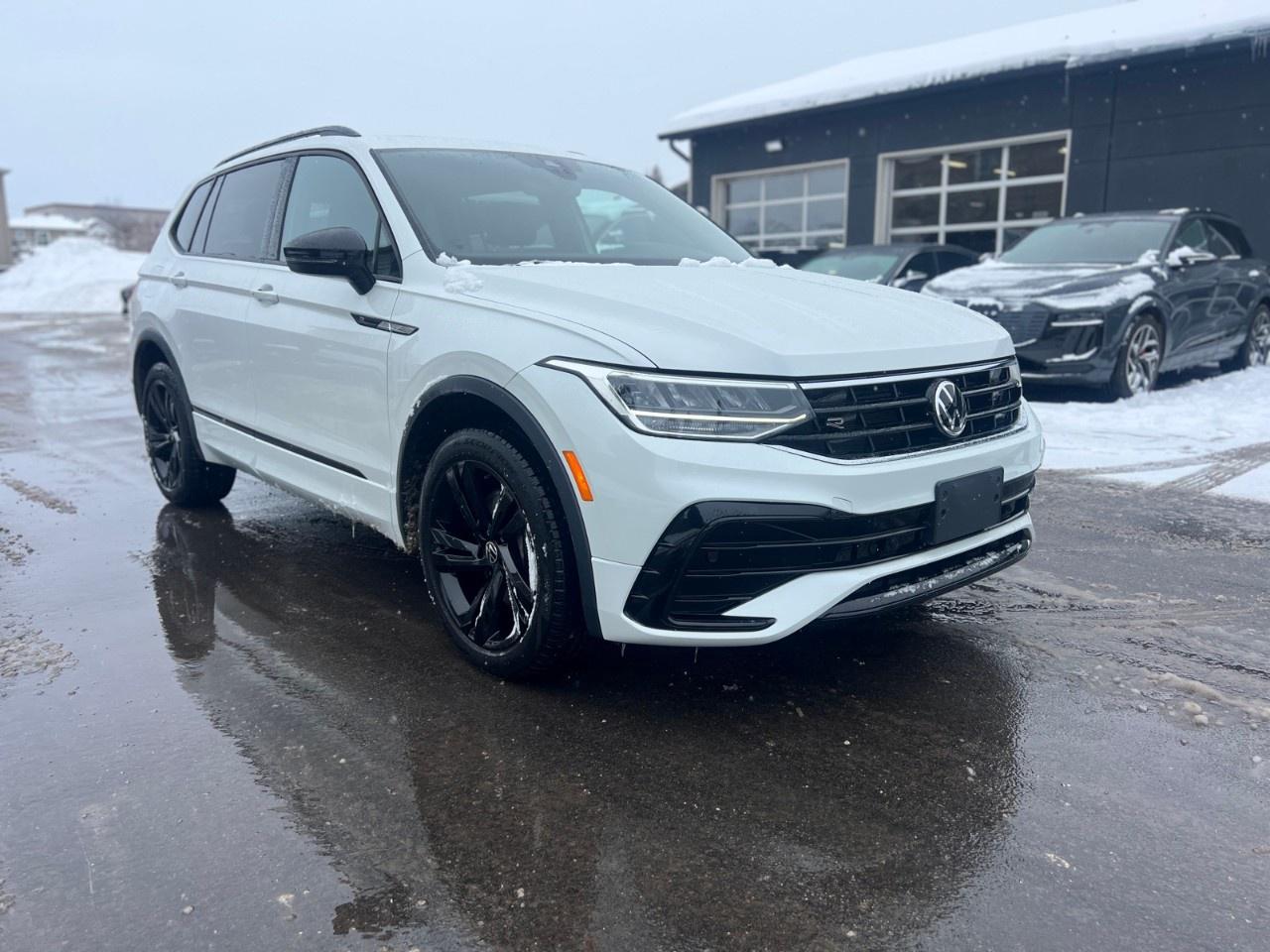 2023 Volkswagen Tiguan Comfortline R-Line Black Edition 4MOTION Photo