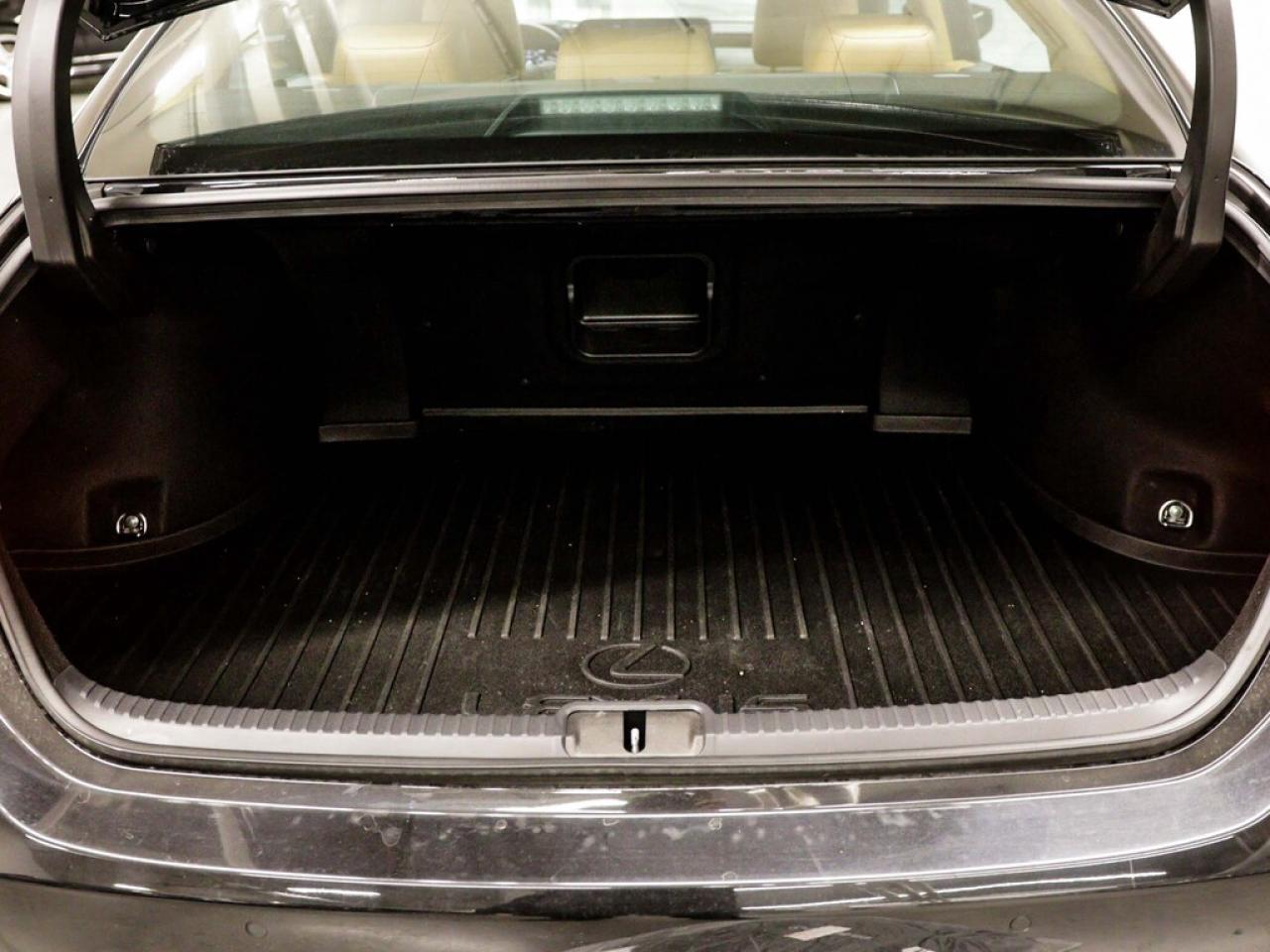 2023 Lexus ES  Photo