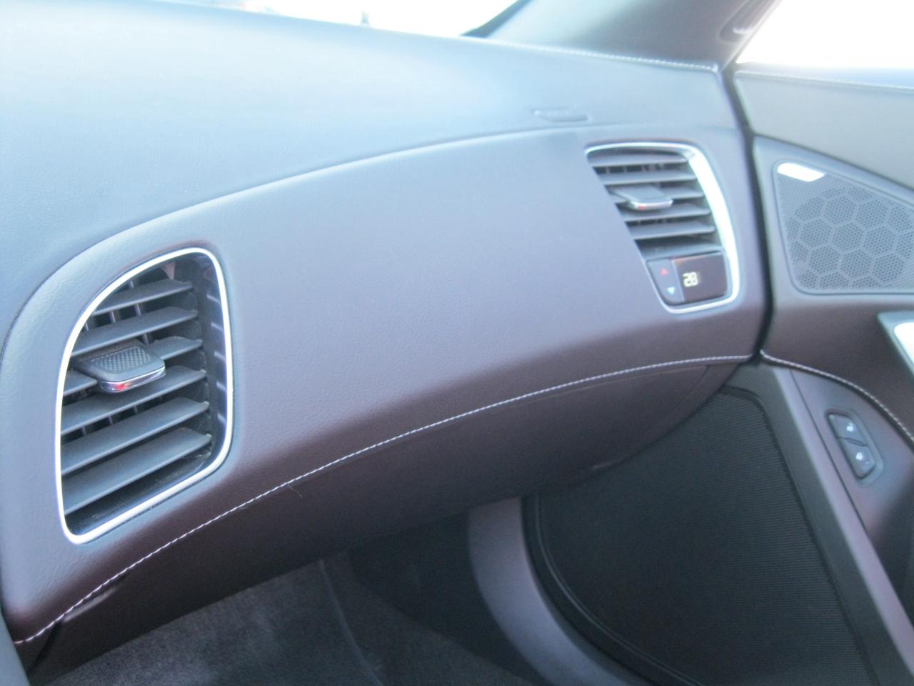 2016 Chevrolet Corvette Stingray 2dr Convertible Photo