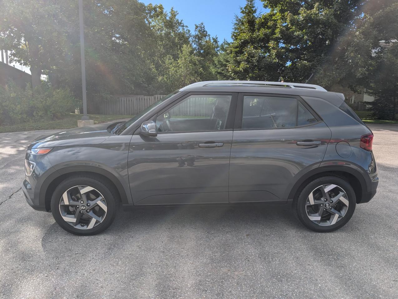 2023 Hyundai Venue Ultimate w/Black Interior 4dr Front-Wheel Drive Photo