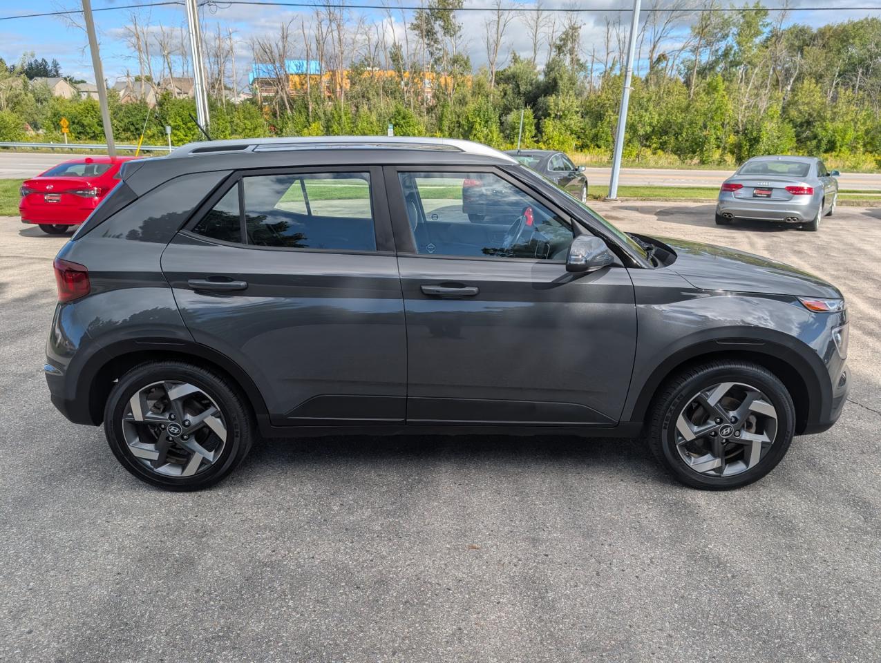 2023 Hyundai Venue Ultimate w/Black Interior 4dr Front-Wheel Drive Photo