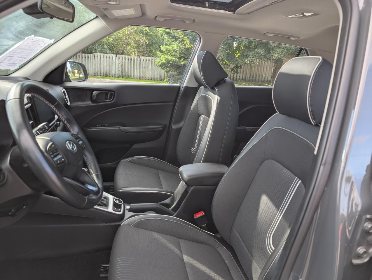 2023 Hyundai Venue Ultimate w/Black Interior 4dr Front-Wheel Drive Photo