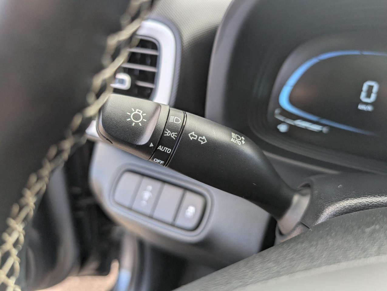 2023 Hyundai Venue Ultimate w/Black Interior 4dr Front-Wheel Drive Photo