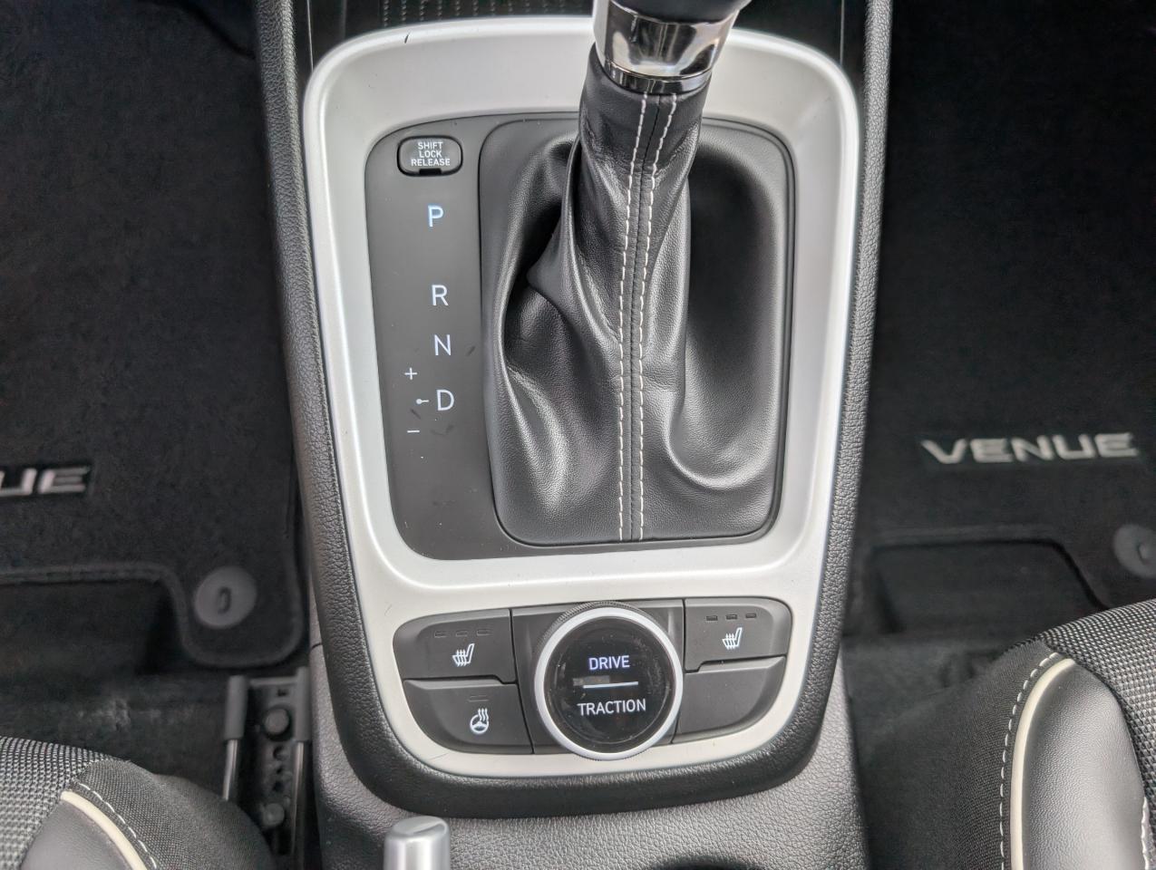 2023 Hyundai Venue Ultimate w/Black Interior 4dr Front-Wheel Drive Photo