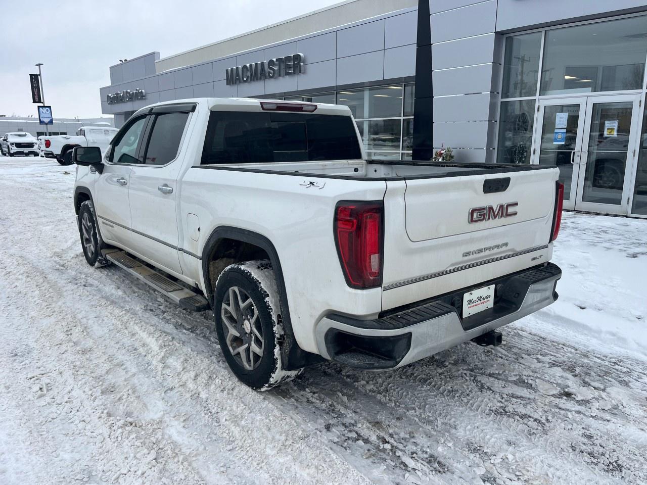 2024 GMC Sierra 1500 Crew Cab Short Box 4-Wheel Drive SLT Photo2