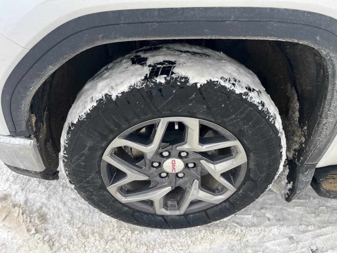 2024 GMC Sierra 1500 Crew Cab Short Box 4-Wheel Drive SLT Photo