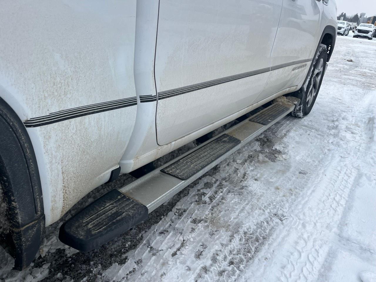 2024 GMC Sierra 1500 Crew Cab Short Box 4-Wheel Drive SLT Photo