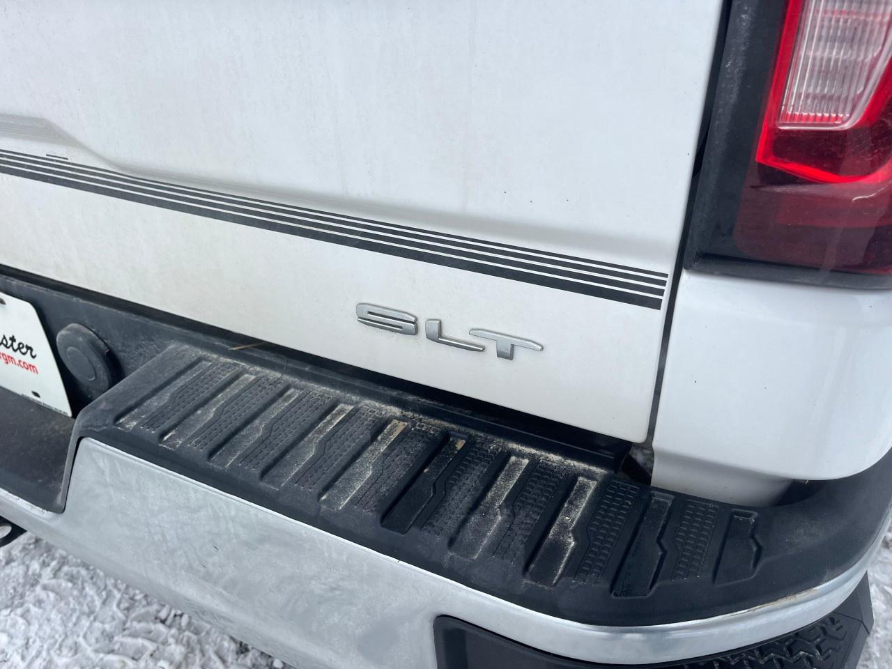 2024 GMC Sierra 1500 Crew Cab Short Box 4-Wheel Drive SLT Photo