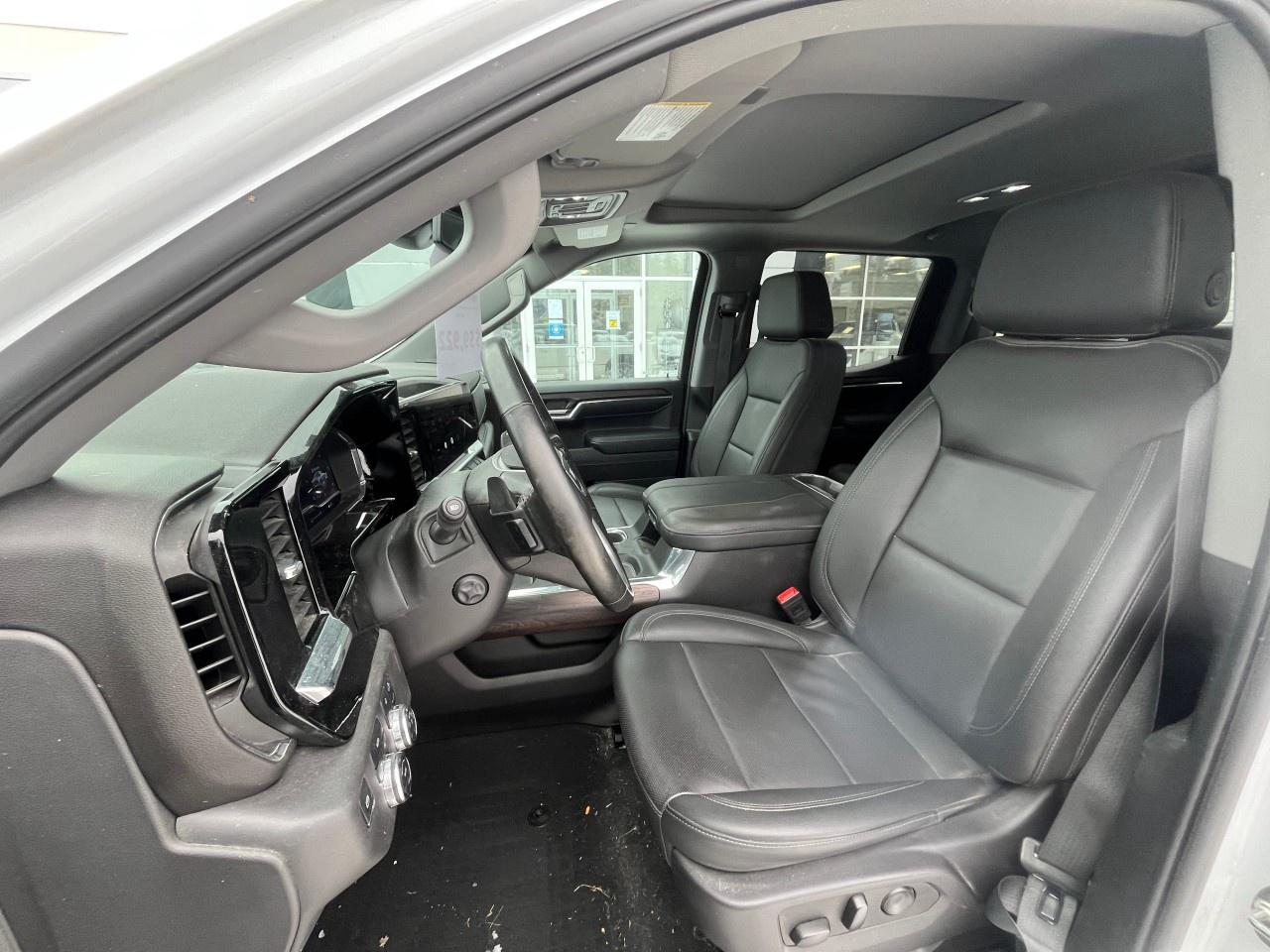 2024 GMC Sierra 1500 Crew Cab Short Box 4-Wheel Drive SLT Photo