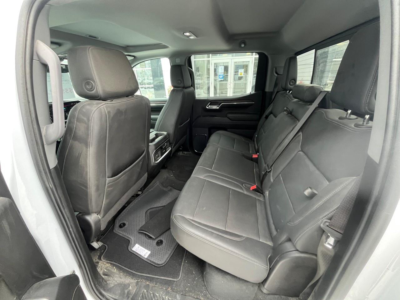 2024 GMC Sierra 1500 Crew Cab Short Box 4-Wheel Drive SLT Photo