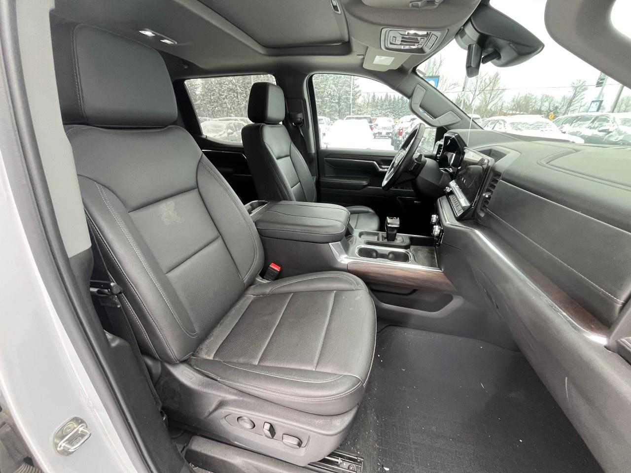 2024 GMC Sierra 1500 Crew Cab Short Box 4-Wheel Drive SLT Photo