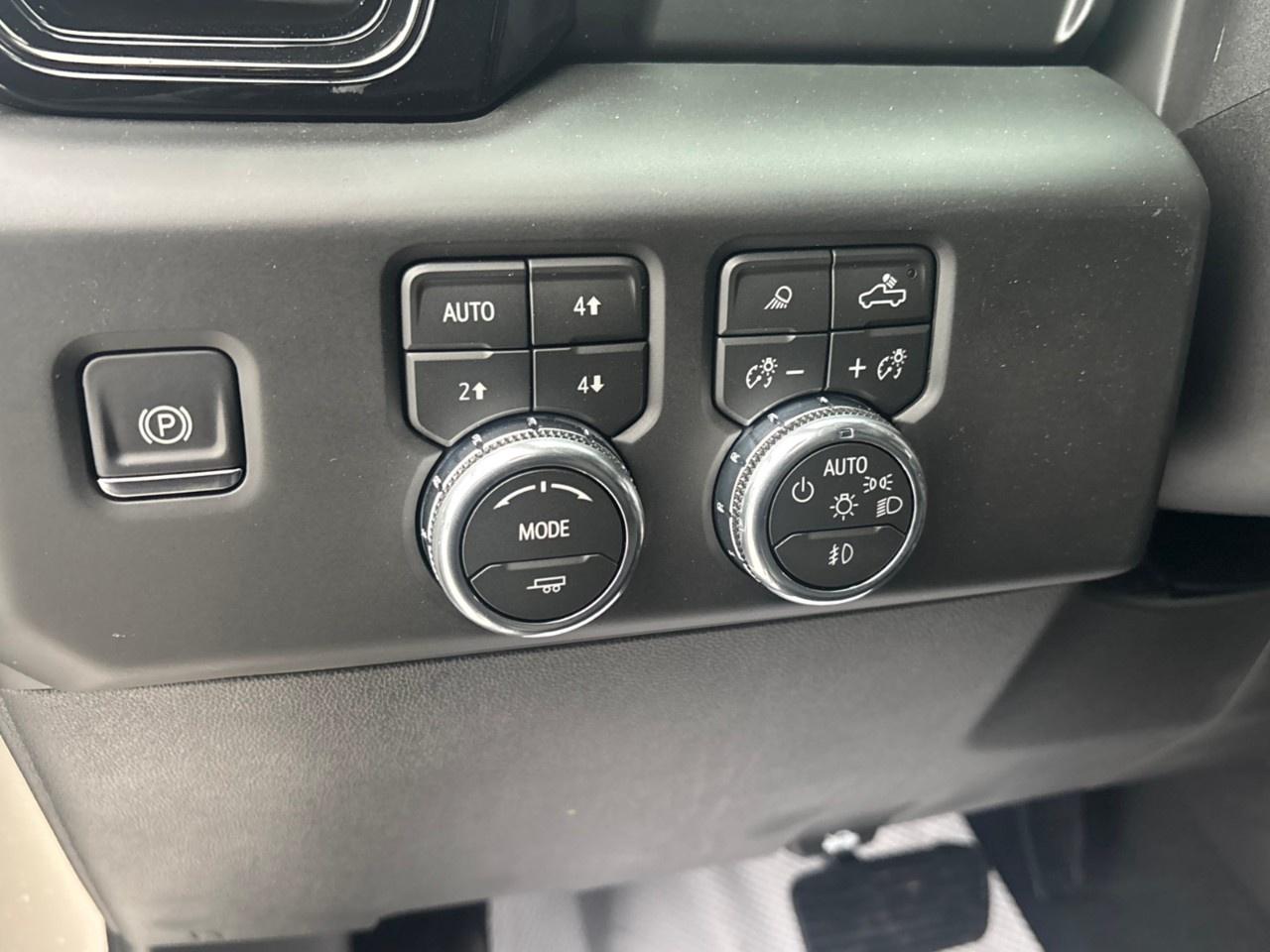 2026 GMC Sierra 1500 Crew Cab Standard Box 4-Wheel Drive AT4 Photo